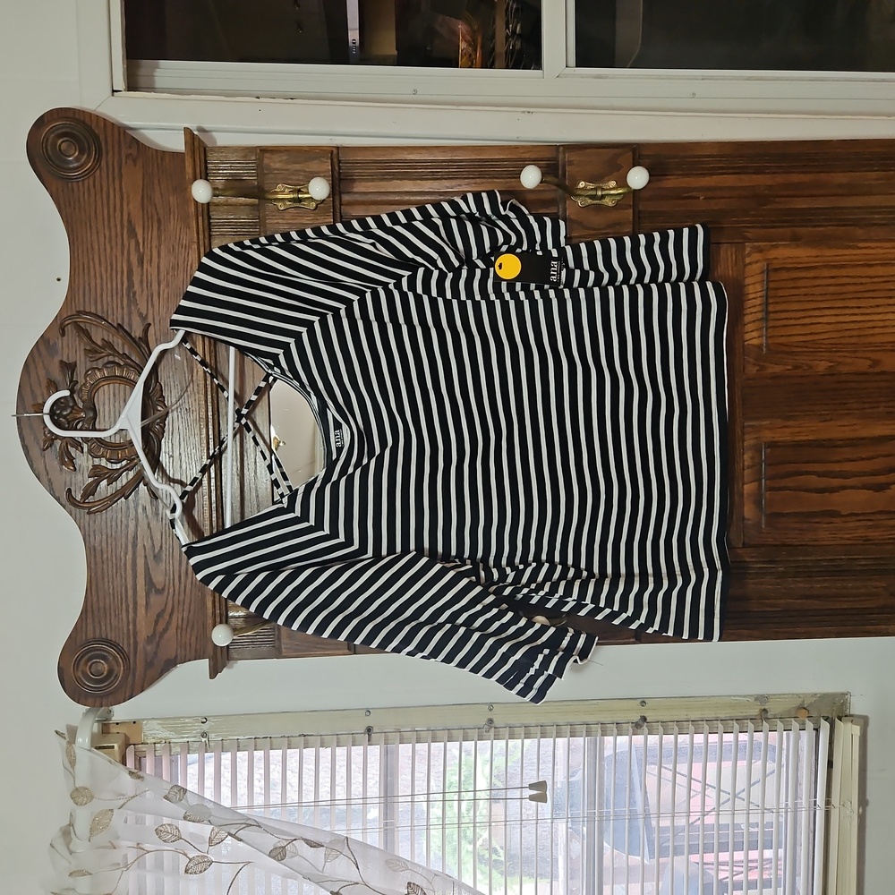 A.n.a plus size casual striped top NWT